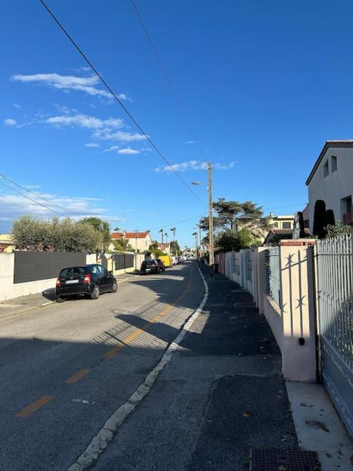 - 100 M - - Free Parking Villa *